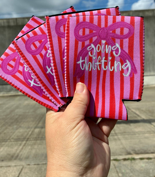Going thrifting bow can koozie